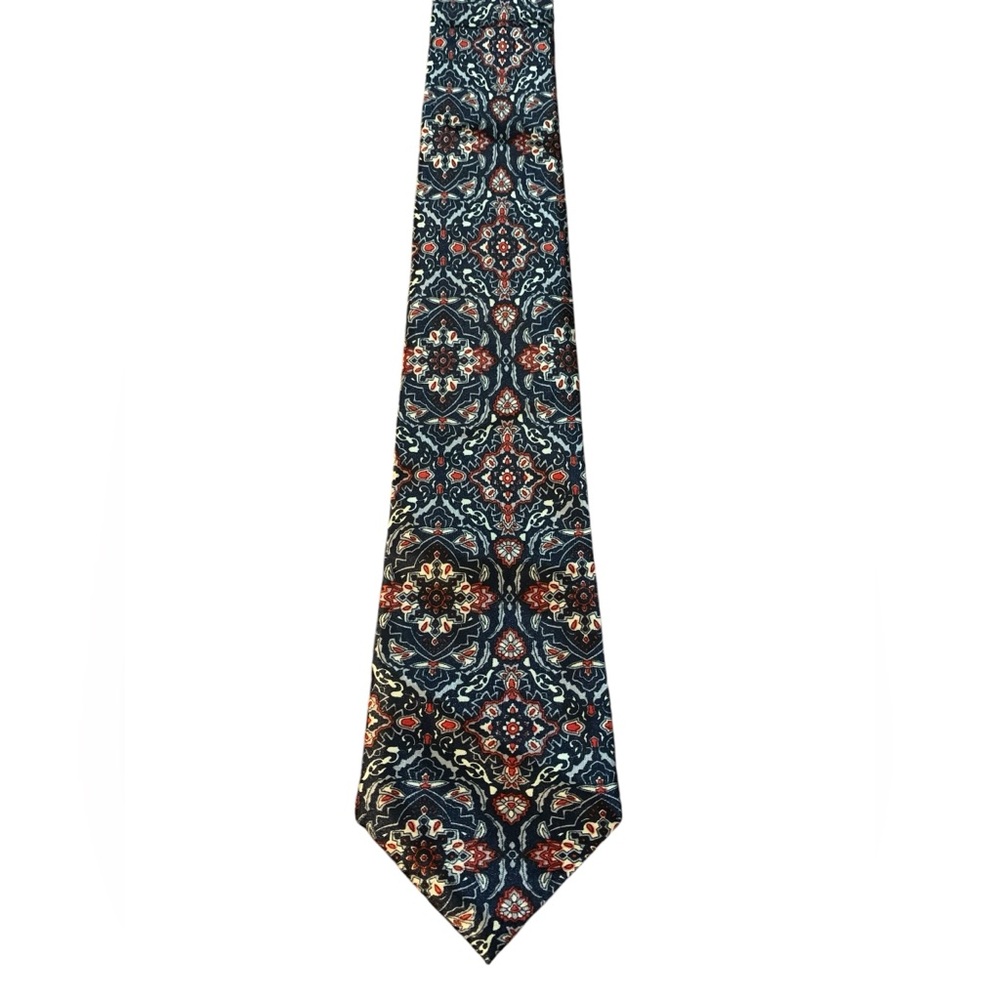 Duomo Milano 100% silk, navy pattern tie. Excellent condition.